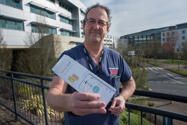 Coronavirus 'game changer' - Healthcare workers could be protected by a new remote early warning system 