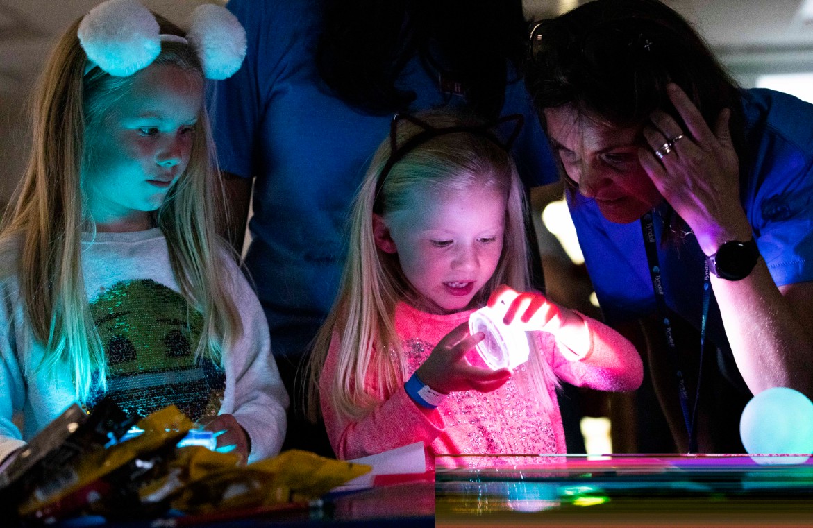 Science_Experiments_from_Home_-_Light_Challenge