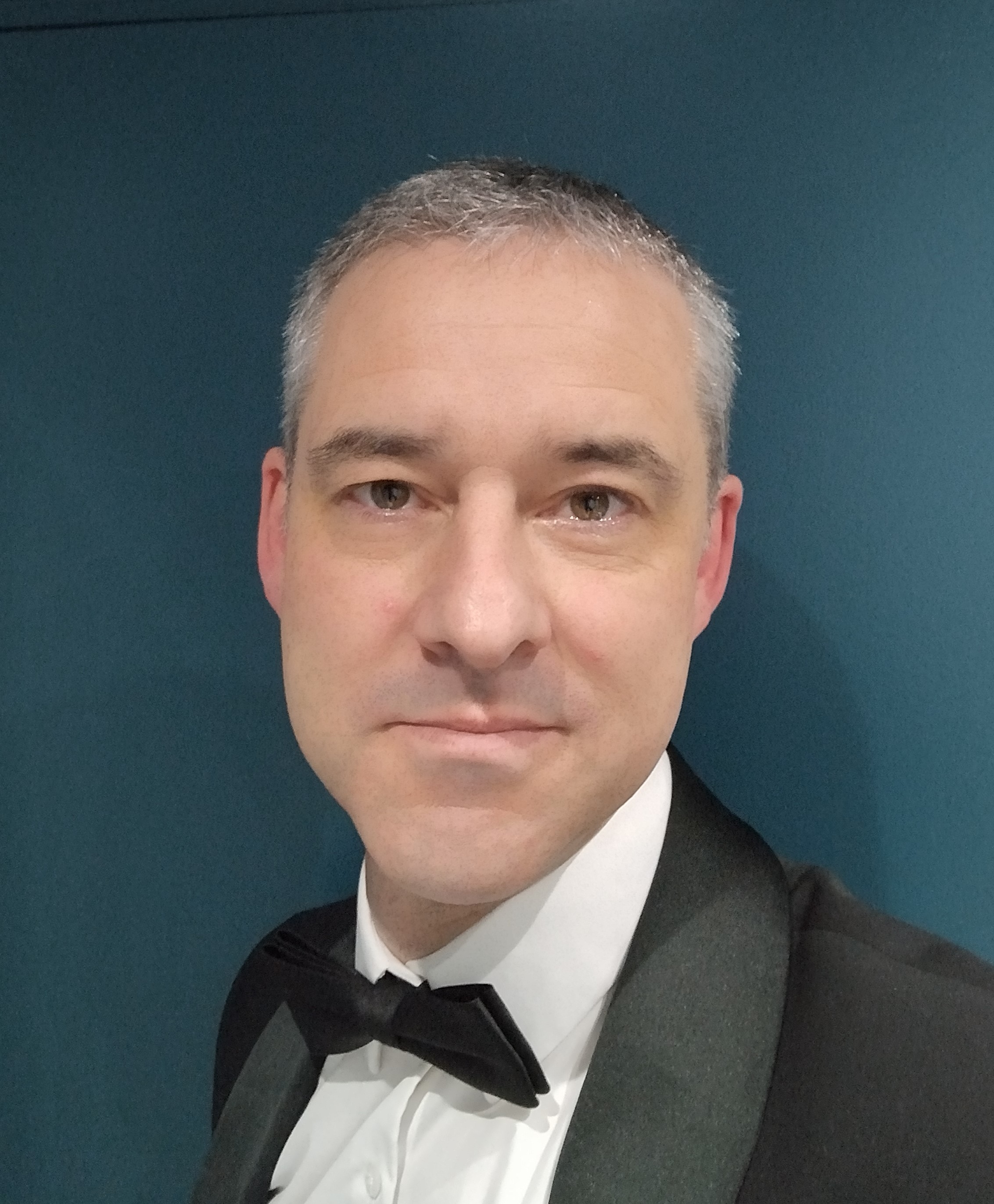 COM – headshot – cropped