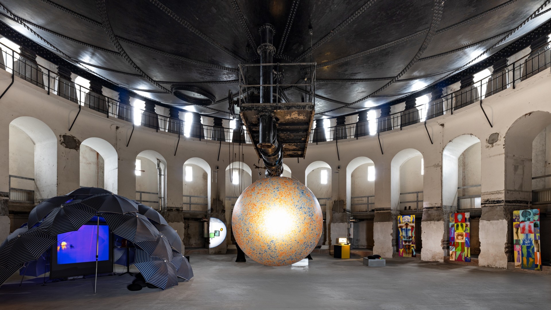 Disappearing Exhibition ‘Invisible Light’ Reappears