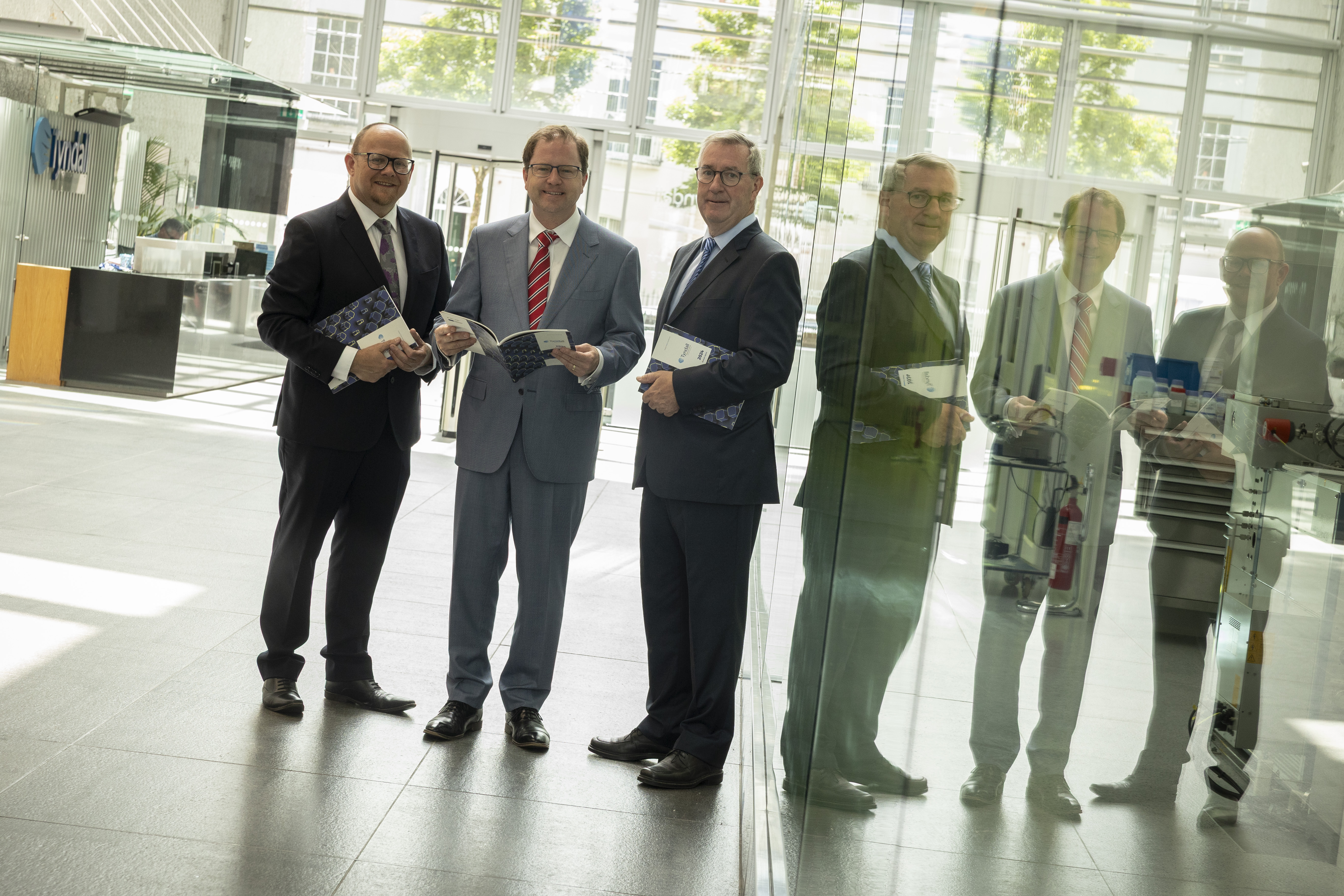 Minister Lawless visit Tyndall National Institute